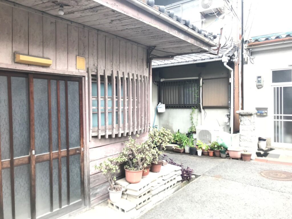 貝塚遊郭・赤線跡のカフェー建築