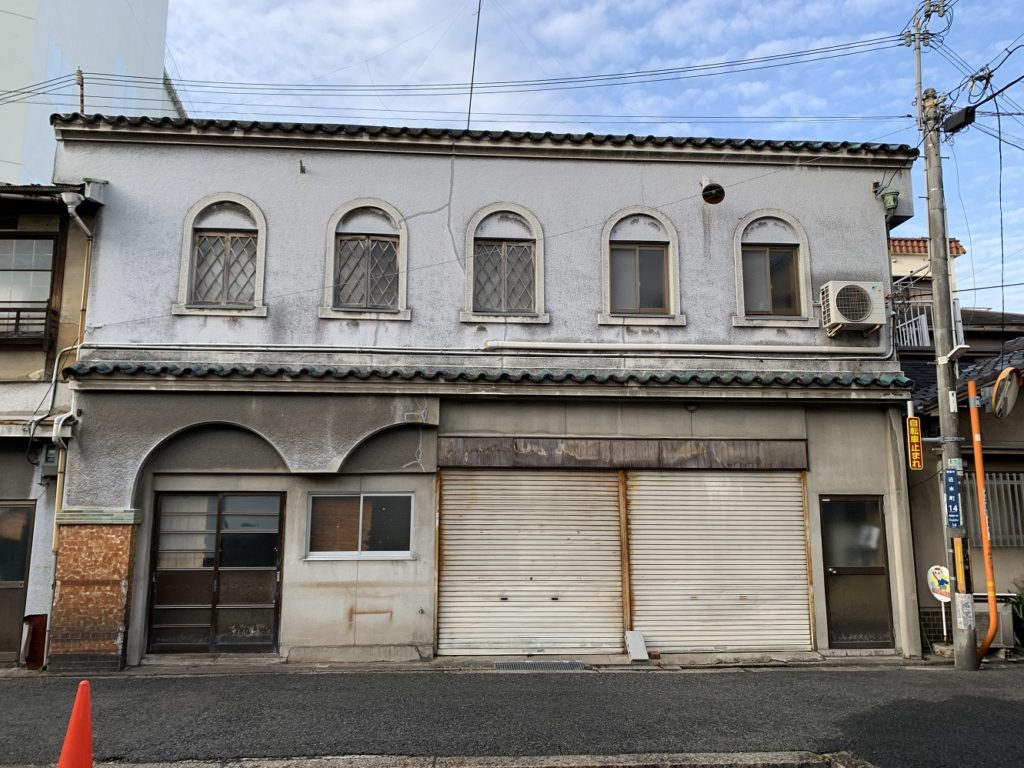 大阪府貝塚市の遊郭赤線跡、近木新地の現在の街並み。カフェー建築