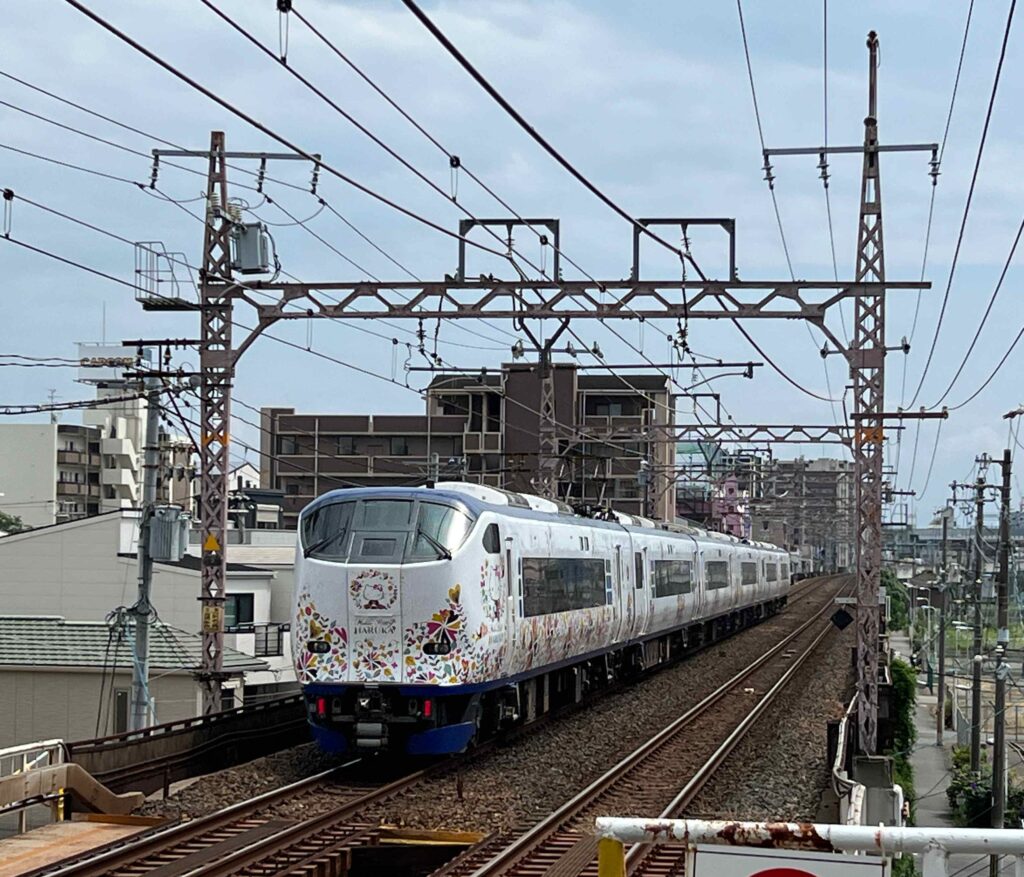 美章園駅の阪和電鉄時代の架線柱