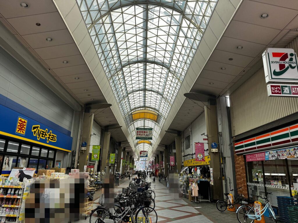 松島遊郭へ続く九条新道。現在の新道通商店街