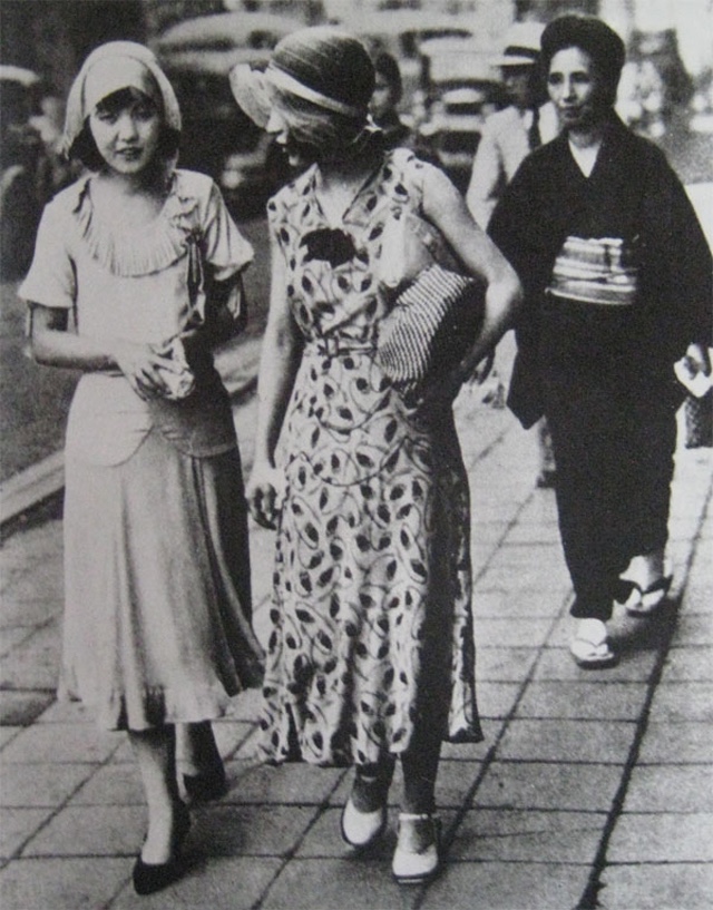 木村伊兵衛(1901-1974)撮影と言われるモダンガール