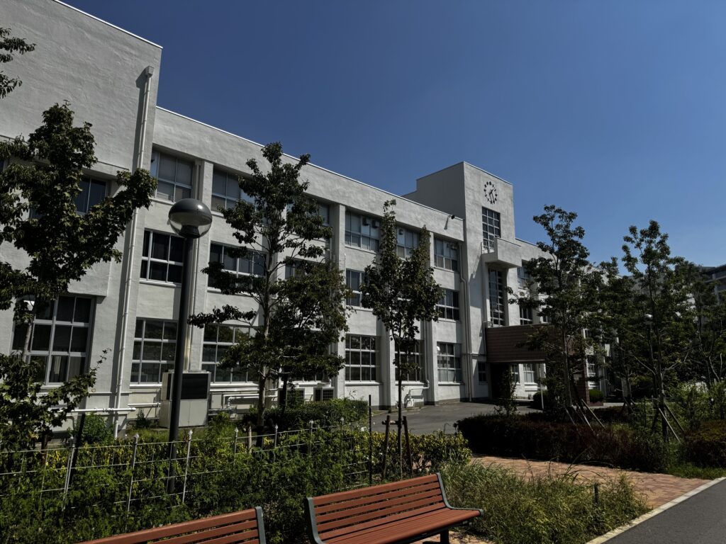 大阪公立大学杉本キャンパスの近代建築。旧高商、予科校舎