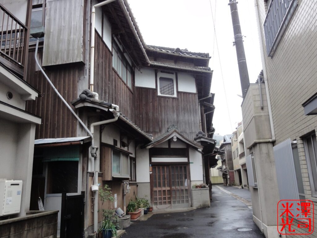 門司錦町の赤線の通り。カフェー建築があった通り。