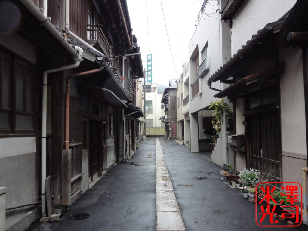 門司錦町の赤線の通り。カフェー建築があった通り。