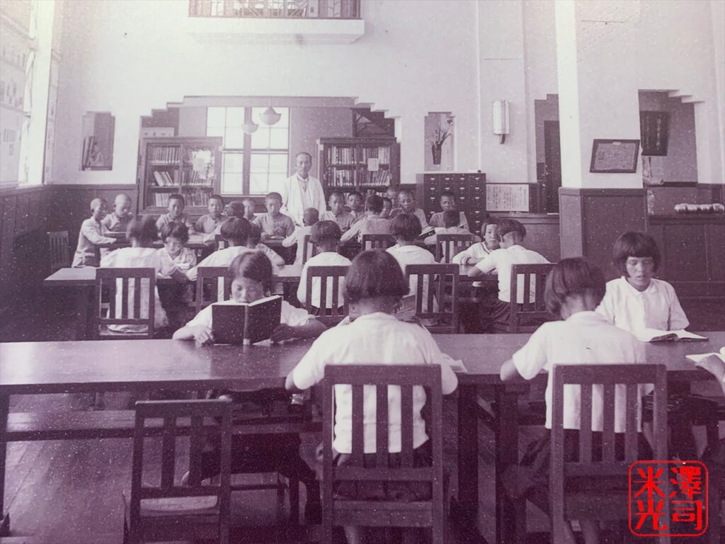 旧豊郷小学校の図書館。現在はけいおんの聖地に