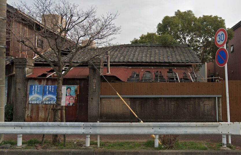 愛知県名古屋市港区錦町、稲永遊郭跡に残る機銃掃射の弾痕