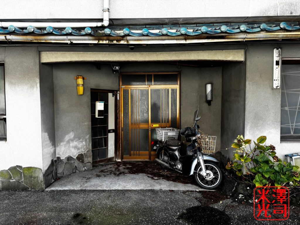 長浜遊郭跡にあるカフェー建築風の元妓楼