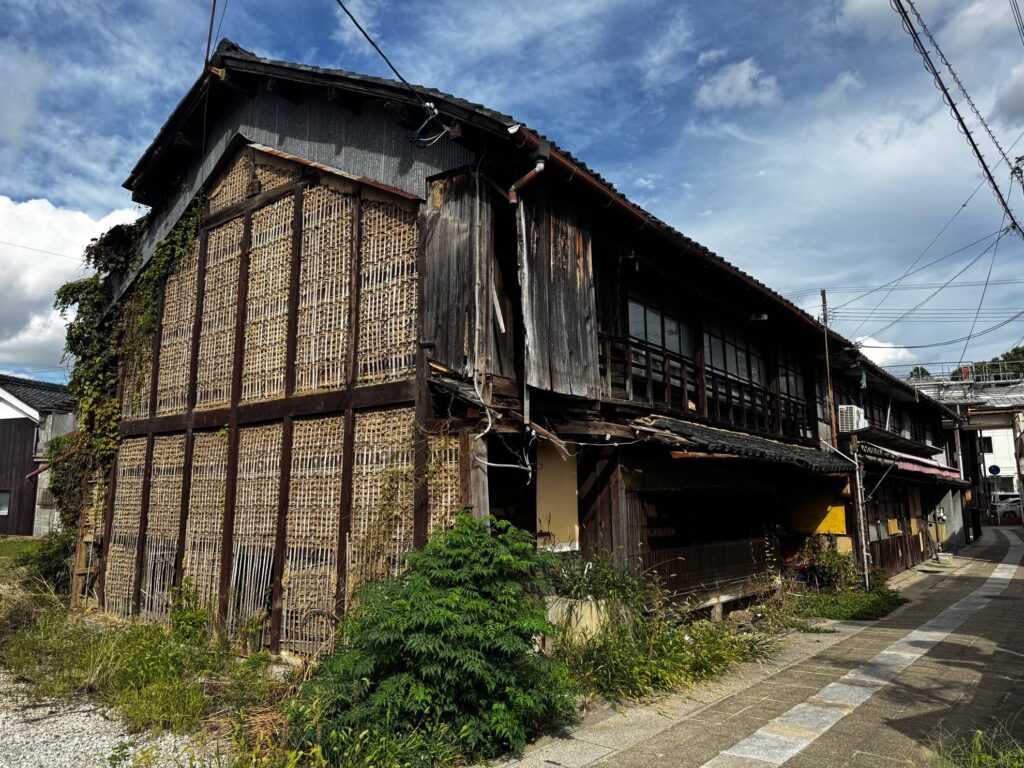 八日市遊郭、延命新地の旧角菱楼の、2025年の姿