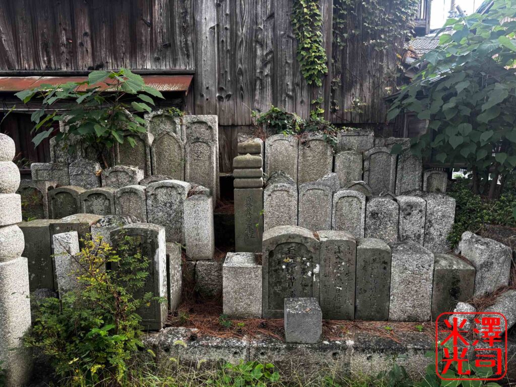 長浜遊郭の横にある妙法寺の墓