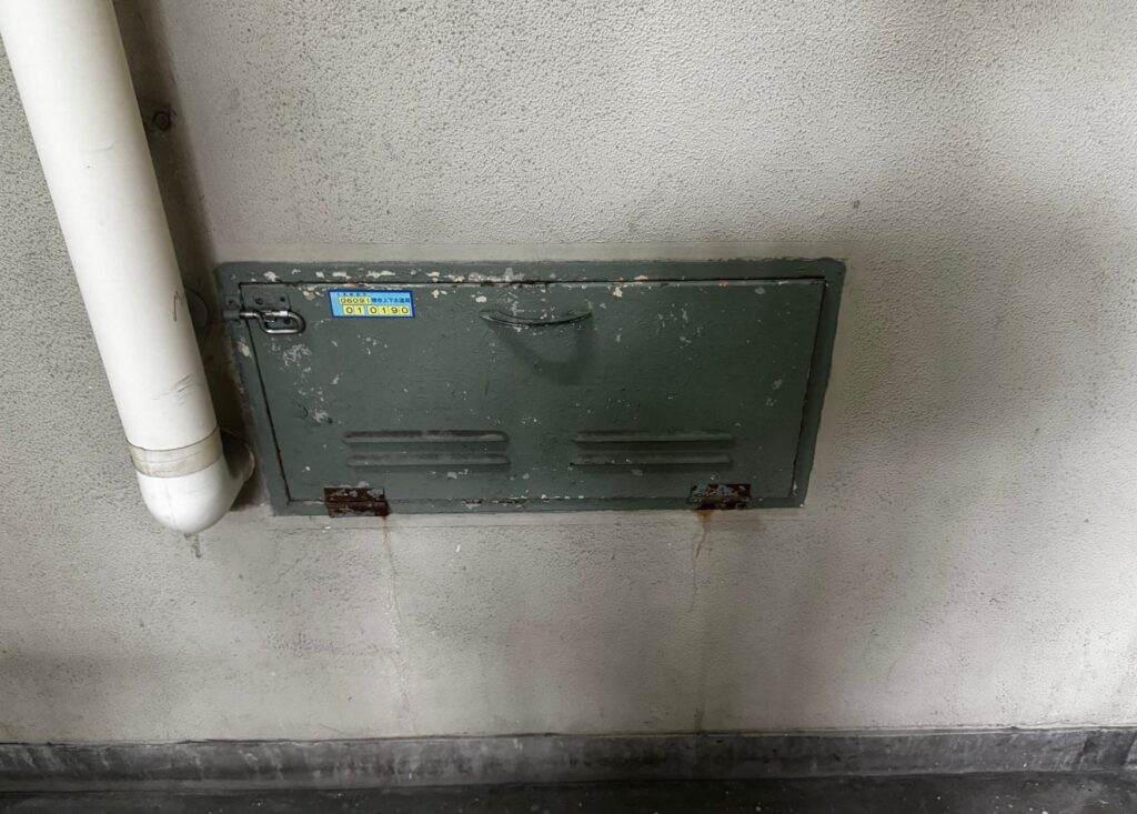 津久野団地のダストシュート