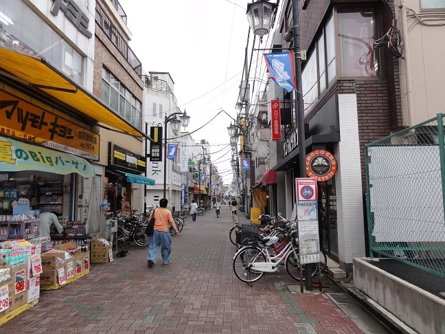 立石駅前商店街。赤線地帯はこの近くにあった。