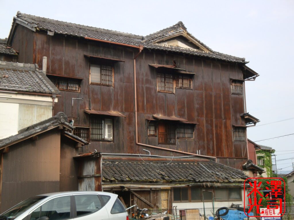 奈良県大和郡山市の東岡町遊郭跡にあった元妓楼